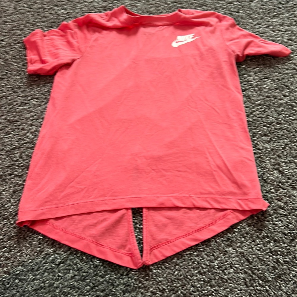 girls nike top with slit in the back